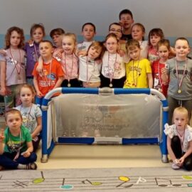 „Piłka nożna to jest to!” – sportowe zajęcia projektowe z Arkadiuszem ⚽