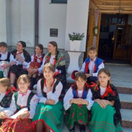 TAKOGODKA śpiewał pieśni na cześć Maryi