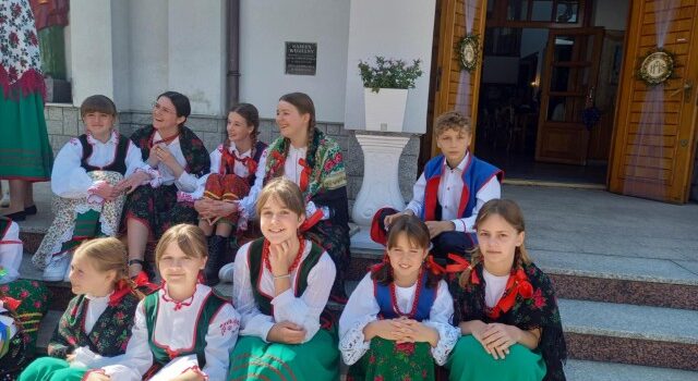 TAKOGODKA śpiewał pieśni na cześć Maryi