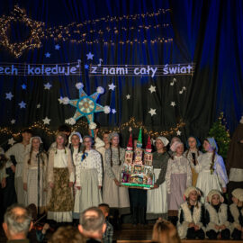 „Niech kolęduje z nami cały świat” – szkolne jasełka „Niech kolęduje z nami cały świat” – szkolne jasełka