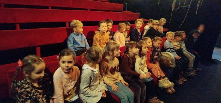 Wizyta przedszkolaków w teatrze